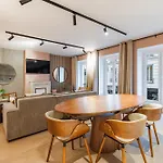 Chic 3-room Air-conditioned In The Heart Of The Marais * Paryż