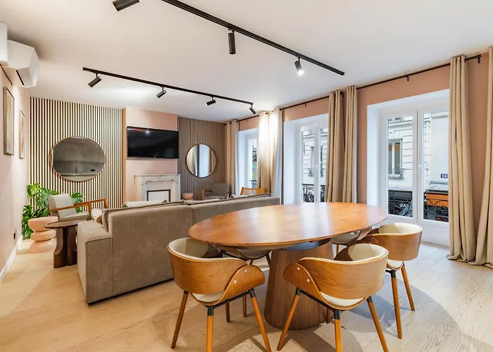 Chic 3-room Air-conditioned In The Heart Of The Marais * 파리